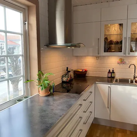 Lägenhet Spacious With Loft Livingroom And Workspace *